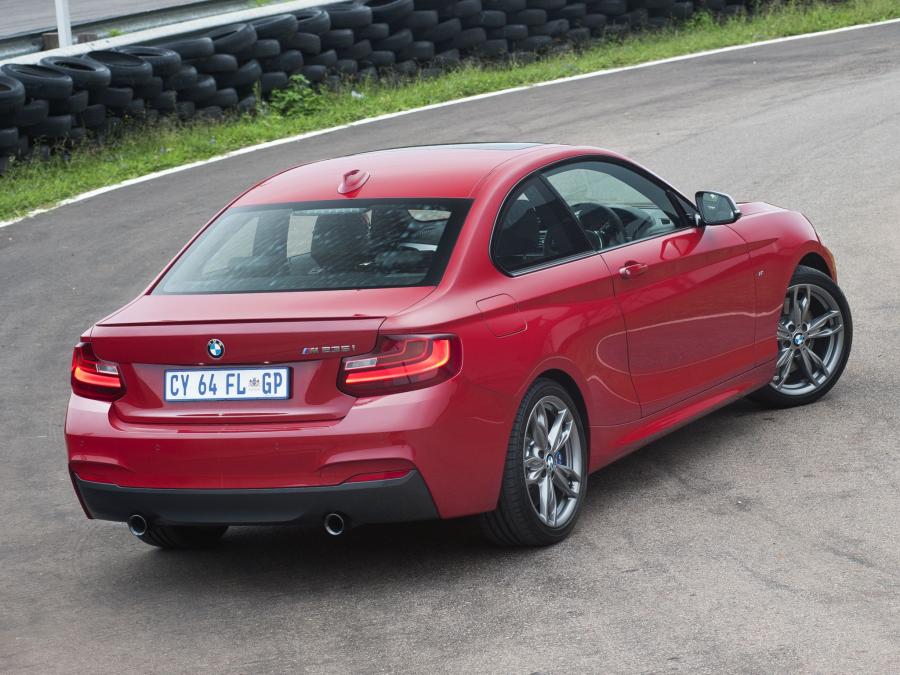  BMW M235i Coupe 2014 года  (ZA) (фото 17 из 30)
